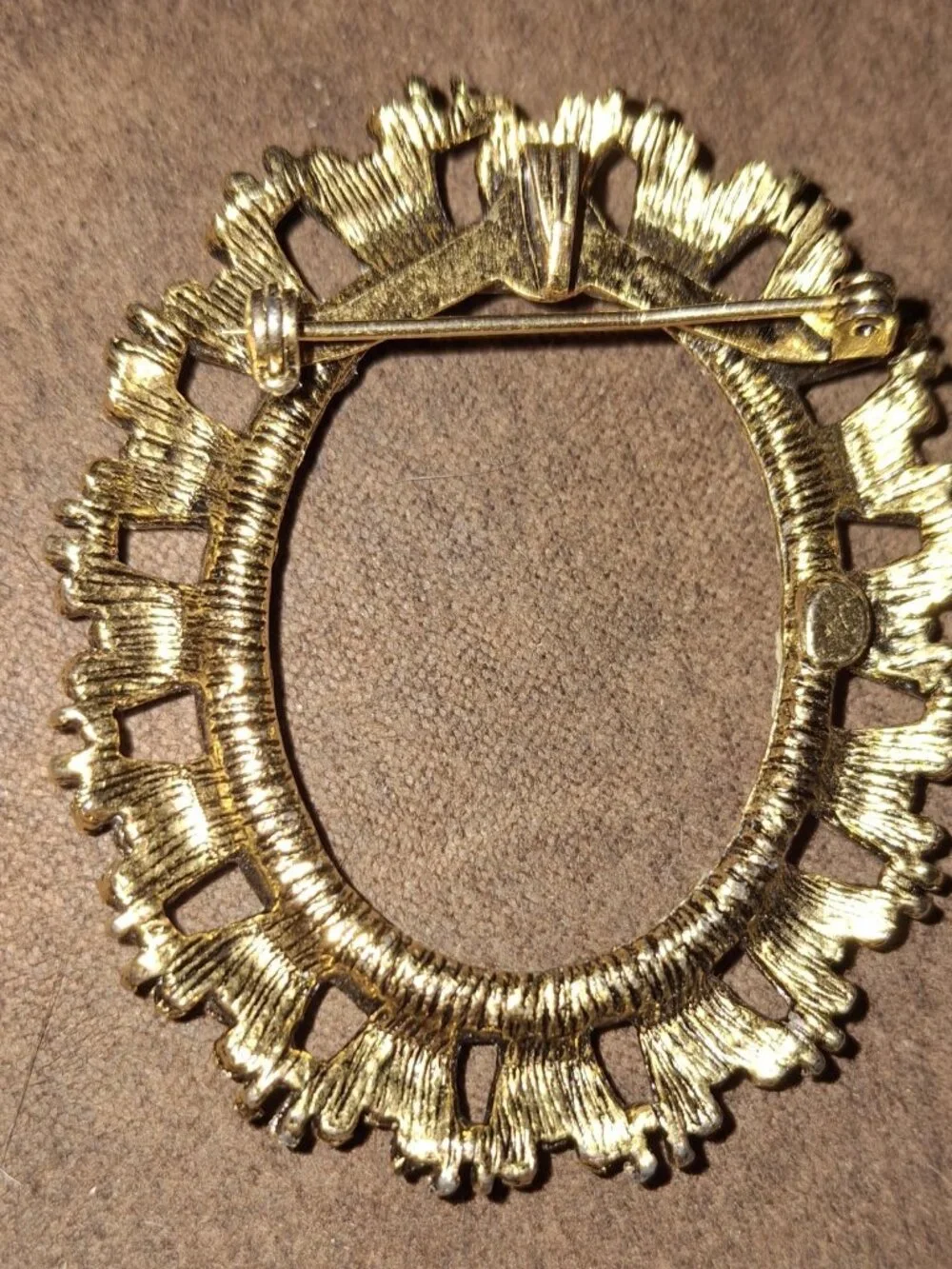 Vintage Goldtone Ornate Brooch Pin Or Pendant. Frame Only.